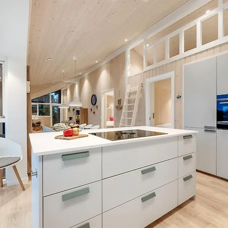 Corina - 850m To The Fjord By Interhome *