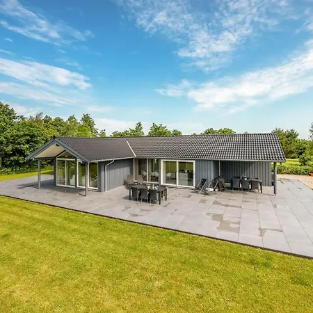 Corina - 850m To The Fjord By Interhome